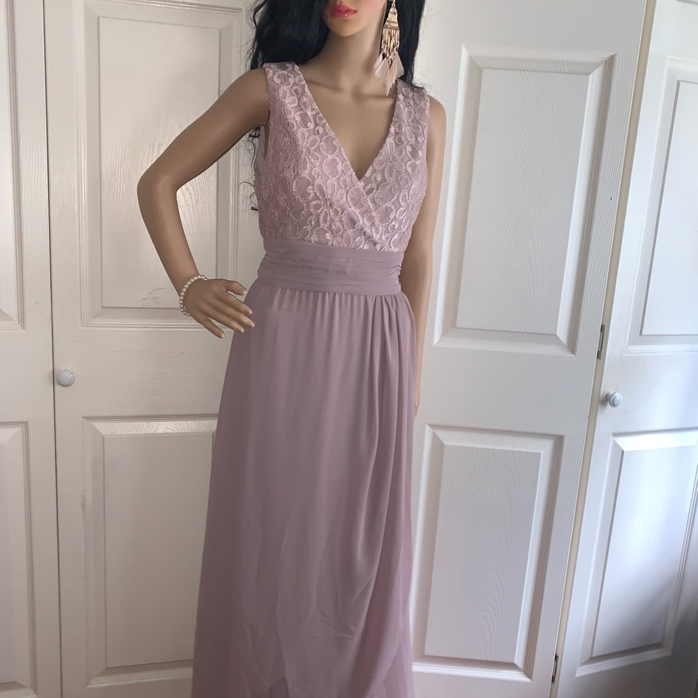Beautiful Evening Gown - Picture 4 of 16
